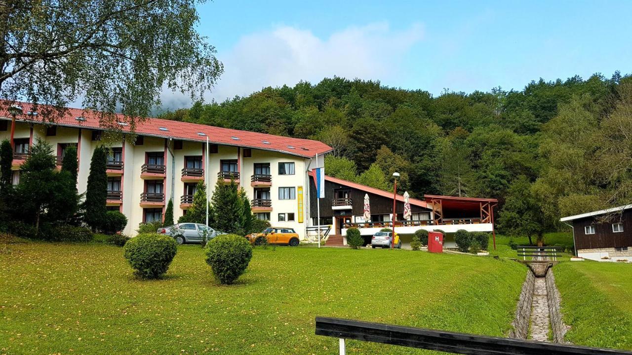 Hotel Mladost เทียนทิชเท ภายนอก รูปภาพ