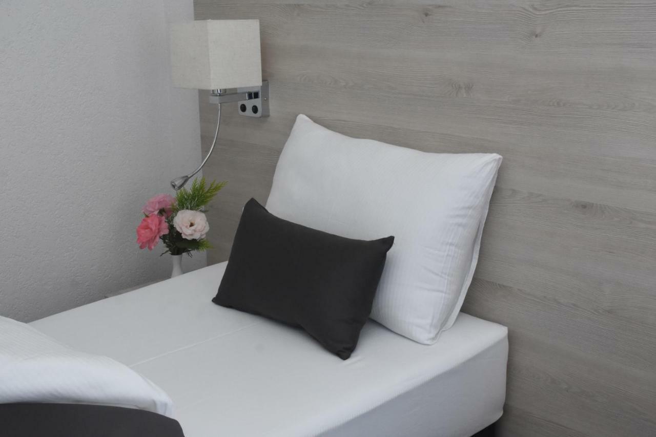 Hotel Mladost เทียนทิชเท ภายนอก รูปภาพ