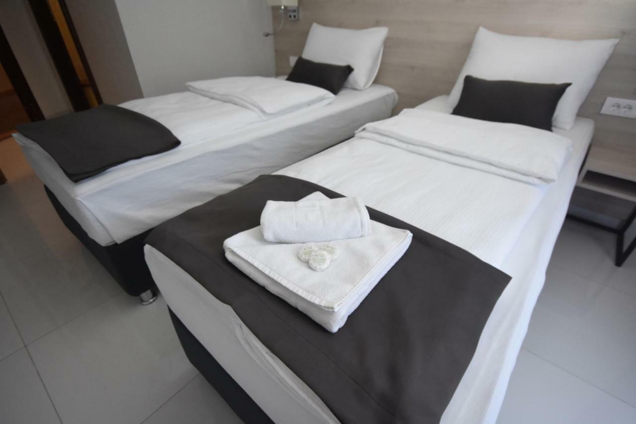 Hotel Mladost เทียนทิชเท ภายนอก รูปภาพ